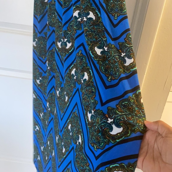 Cache dress - Picture 3 of 5